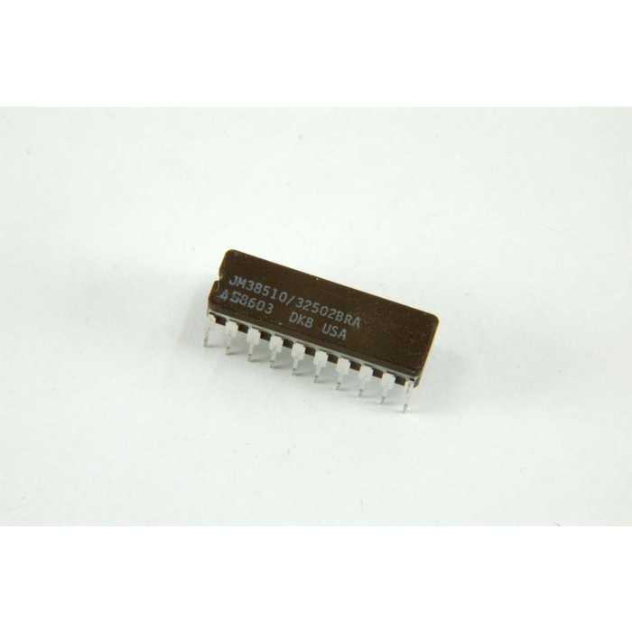 SIGNETICS - M38510/32502BRA - IC, TTL. Octal D FF. Used.