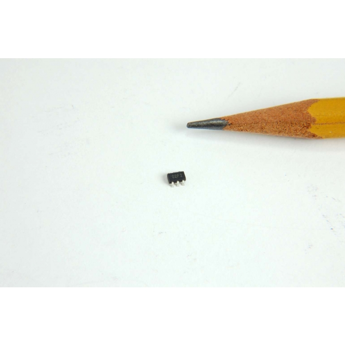 Microchip - PIC10F202-I/OT - IC, Microcontroller. 8 Bit Flash. SMD