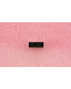 Texas Instruments - SN75365J - IC, TTL. Quad TTL-to-MOS Driver.